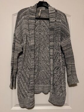 Leo & Nicole Ladies XL Gray Marled Open-Front Knit Cardigan. Gently used.